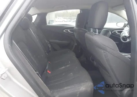 2016 Chrysler 200 Touring из США, поврежденный, VIN 1C3CCCFB5GN193925